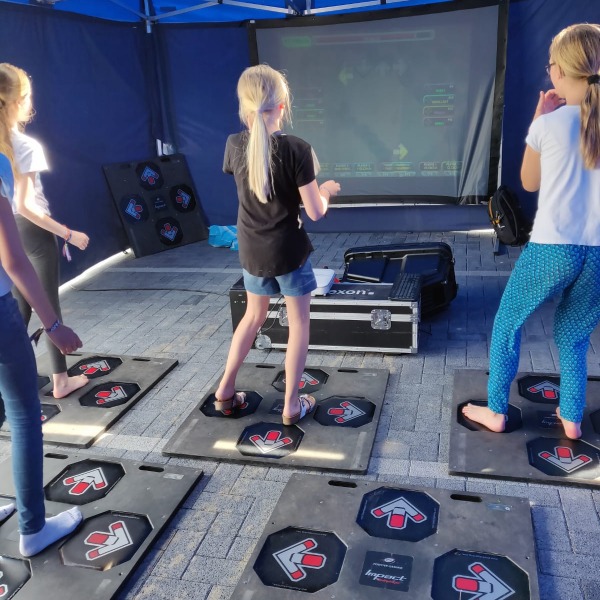 Dance pads, dance pads huren bij attractieverhuur TimTom, dansen, dans attractie